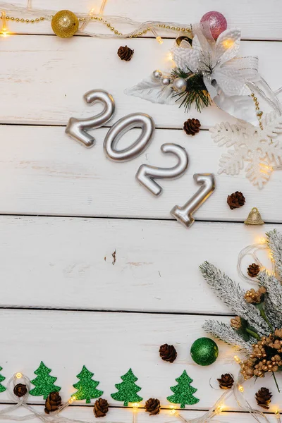 Fondo Navidad Blanco Decorado Con Decoración Festiva Linternas Copos Nieve — Foto de Stock