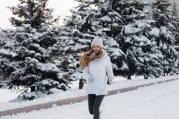 Young Athletic Girl Runs Park Sunny Winter Day Healthy Way — Stock Photo, Image