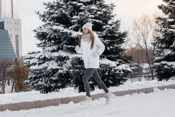 Young Athletic Girl Runs Park Sunny Winter Day Healthy Way — Stock Photo, Image