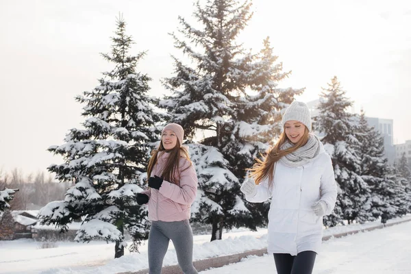 Two Young Athletic Girls Running Park Sunny Winter Day Healthy — Stock Photo, Image