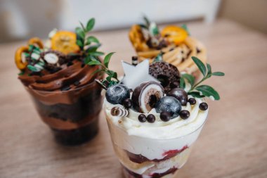 Çok güzel ve iştah açıcı. İmzalar için yeri olan bir masa. Pasta.