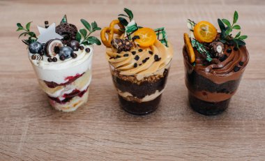 Çok güzel ve iştah açıcı. İmzalar için yeri olan bir masa. Pasta.