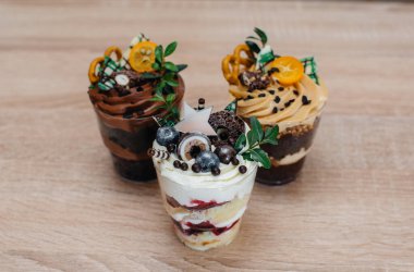 Çok güzel ve iştah açıcı. İmzalar için yeri olan bir masa. Pasta.