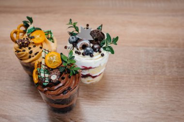 Çok güzel ve iştah açıcı. İmzalar için yeri olan bir masa. Pasta.