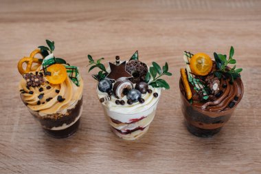 Çok güzel ve iştah açıcı. İmzalar için yeri olan bir masa. Pasta.