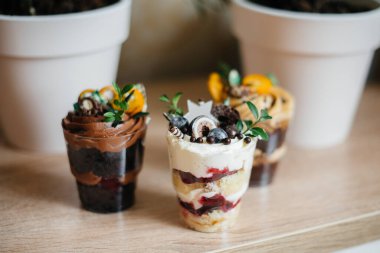 Çok güzel ve iştah açıcı. İmzalar için yeri olan bir masa. Pasta.