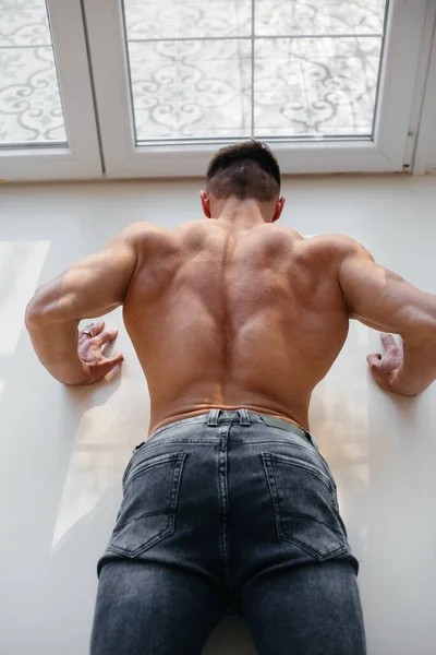 Eine Junge Sexy Athletin Mit Perfektem Bauch Macht Oben Ohne — Stockfoto