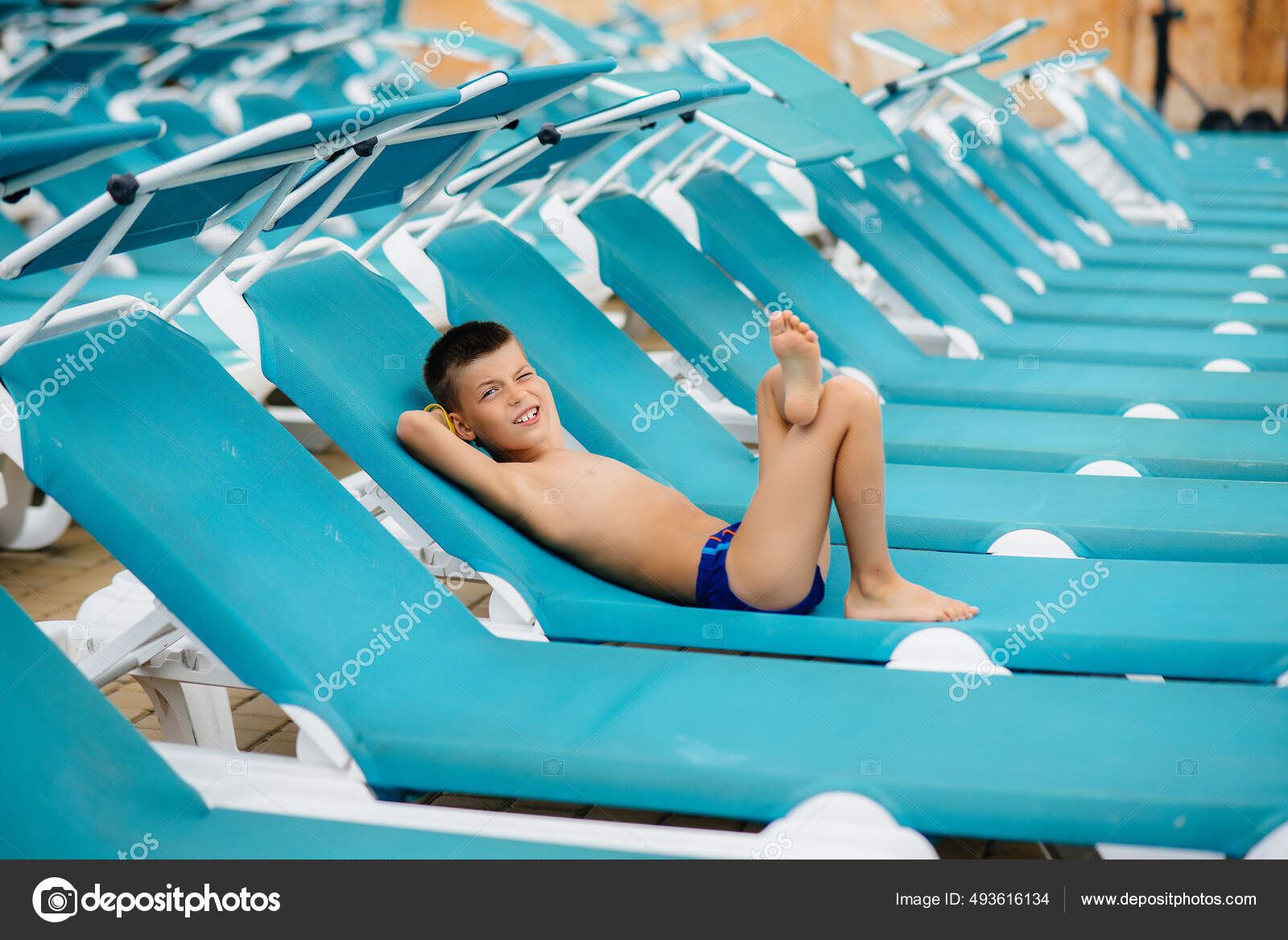 image.ru little boys Little Boy Smiling Happily Sunbathing Sun Lounger Sunny Day Happy — Stock  Photo © ASMedvednikov.mail.ru #493616134