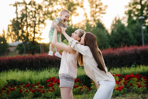 Young Homosexual Family Mothers Hugs Plays Park Young Son Sunset — Stock Photo, Image