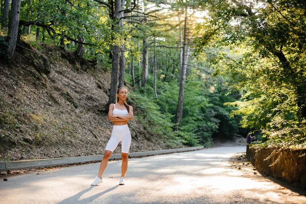 Young Beautiful Girl Poses Running Training Road Dense Forest Sunset — Stock Photo, Image