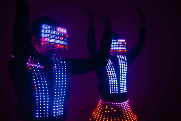 Dois Dançarinos Discoteca Sensuais Movem Trajes Festas Danças — Fotografia de Stock