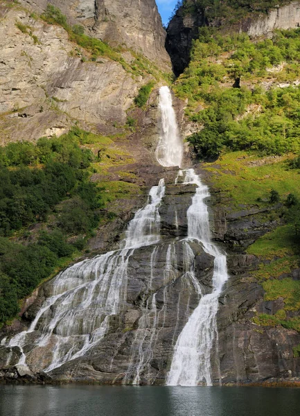 Friaren Falls Geiranger Fjord Norvegia Una Giornata Estiva Soleggiata — Foto Stock