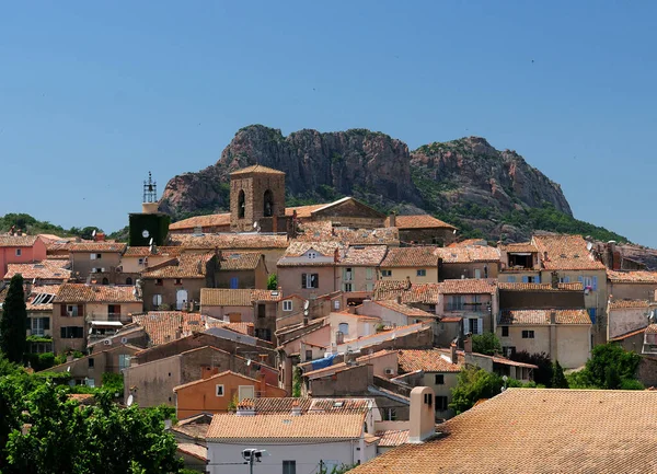 Cidade Velha Roquebrune Argens Frente Uma Rocha Gigante França Belo — Fotografia de Stock