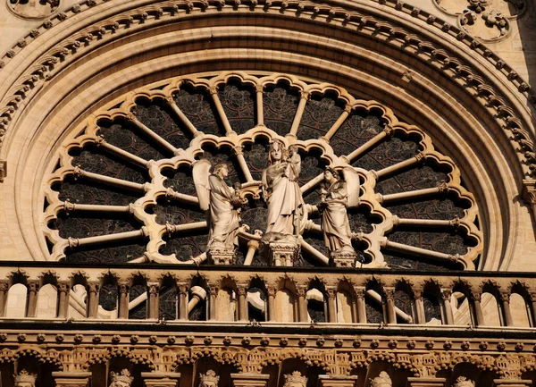 Rozetă Frumoasă Ornamentul Trei Îngeri Fațada Vest Catedralei Notre Dame — Fotografie, imagine de stoc