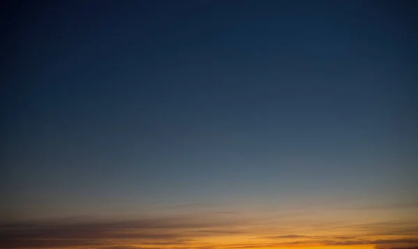 Panoráma Esti Égbolt Kék Fehér Narancssárga Felhőkkel — Stock Fotó