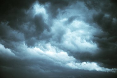 Arka plan için güzel mavi gökyüzü bulutları. Gökyüzünün manzarası.