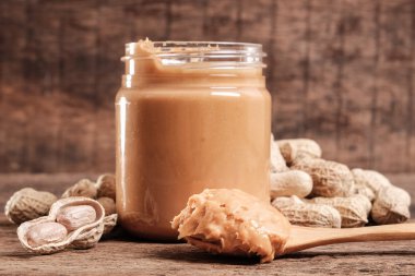 kavanoz içinde fıstık ezmesi