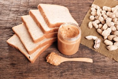 kavanoz içinde fıstık ezmesi