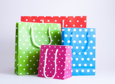 niña con libreta y lápiz