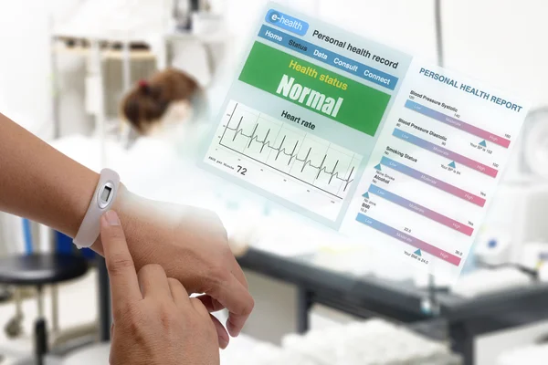 IT-teknologi viser medisinsk informasjon . – stockfoto