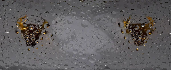 Las Gotas Transparentes Del Agua Encuentran Sobre Fondo Gris Con —  Fotos de Stock