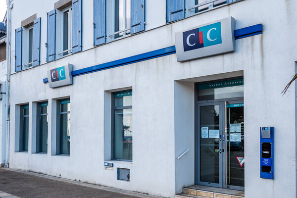 CIC является известным брендом в области сберегательных банковских карт.