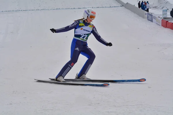 루마니아 라스노프 - 2월 7일: 반 린지가 2015년 2월 7일 루마니아 라스노프에서 열린 Fis Ski Jumping 월드컵 여자 대회에 참가합니다. — 스톡 사진