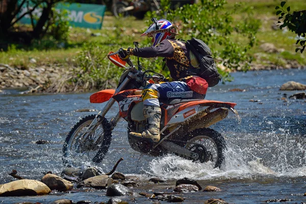 SIBIU, ROMANIA - JULY 18: Unknown competing in Red Bull ROMANIACS Hard Enduro Rally with a KTM 300  motorcycle. The hardest enduro rally in the world. — Stock Photo, Image