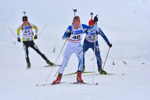 Cheile Gradistei, Roamania - 28 de janeiro: Competidor desconhecido no Campeonato Mundial de Jovens e Jovens da IBU Biathlon 24 de janeiro de 2016 a 02 de fevereiro de 2016, em Cheile Gradistei, Romênia — Fotografia de Stock