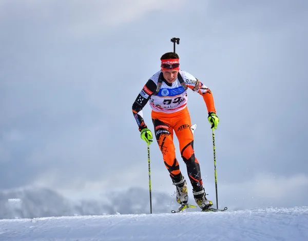 Cheile Gradistei, Roamania - 27. ledna: Neznámý závodník v Ibu mládež & Junior Světové mistrovství Evropy v biatlonu 24. ledna 2016 na 02 únor 2016, v Cheile Gradistei, Romanaia — Stock fotografie