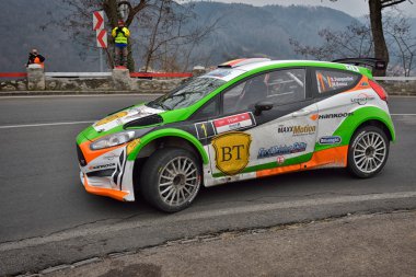 Brasov, Romanya - 26 Mart: Tess ralli Brasov 2016 yılında 25-27 Mart Brasov içinde Romanaia rekabet bilinmeyen pilotlar