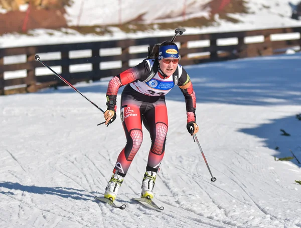 Cheile Gradistei, Roamania - 30 januari: Unknown competitor in IBU Youth & Junior World Championships Biathlon 24 januari 2016 till 02 februari 2016, i Cheile Gradistei, Romanaia — Stockfoto