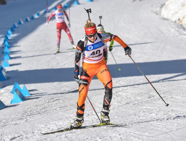 Cheile Gradistei, Roamania - 30 stycznia: Nieznany zawodnik IBU Youth & Junior World Championships Biathlon 24 stycznia 2016 - 02 lutego 2016, w Cheile Gradistei, Romanaia — Zdjęcie stockowe