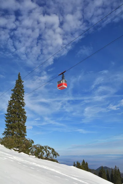 Teleférico en invierno, Brasov, Rumania —  Fotos de Stock