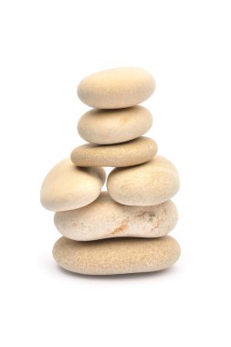 Beyaz arkaplanda izole edilmiş taş yığını