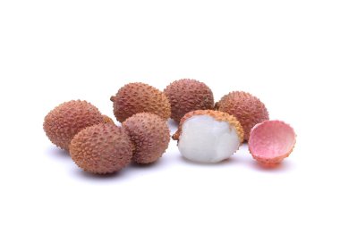 Lychee. Beyaz arka plan üzerinde taze lychees