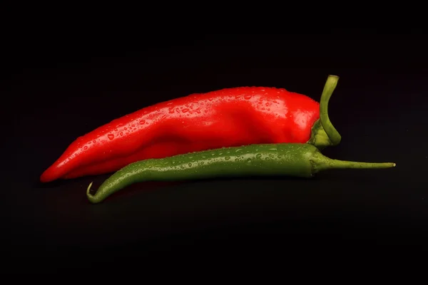 Chili pimienta sobre fondo negro — Foto de Stock