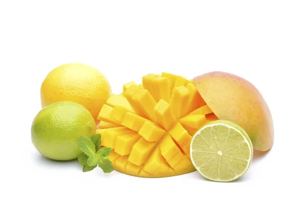不同种类的水果在白色背景上 — 图库照片