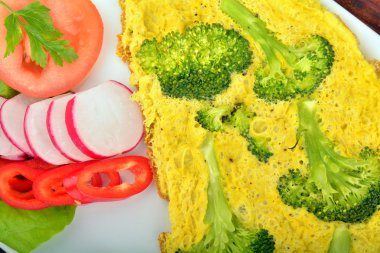 Tabakta sebze ile lezzetli omlet