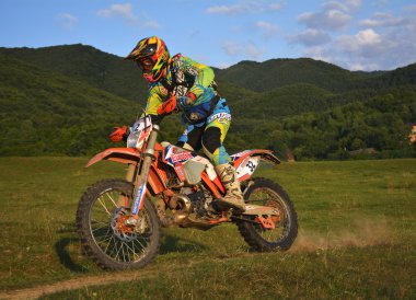 Sibiu, Romanya - 16 Temmuz: Jonathan Richardson Red Bull Romaniacs zor Enduro Rallisi içinde Eurotek ktm Motosiklet ile rekabet. Dünyanın en zor enduro Rallisi. 16 Temmuz 2015 Sibiu, Romanya.