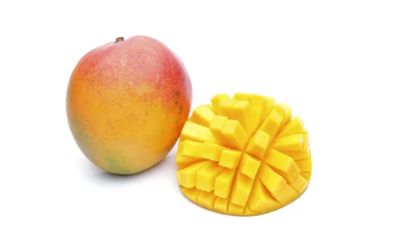 Owoce mango na białym tle — Zdjęcie stockowe