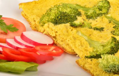 Tabakta sebze ile lezzetli omlet