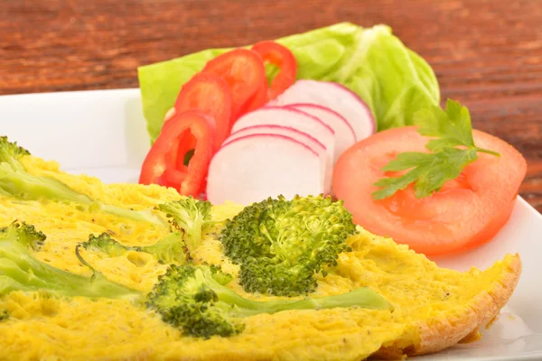 Tabakta sebze ile lezzetli omlet