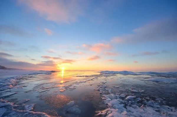 Vista Panoramica Sulla Riva Innevata Del Lago Saima Ghiacciato Tramonto — Foto Stock