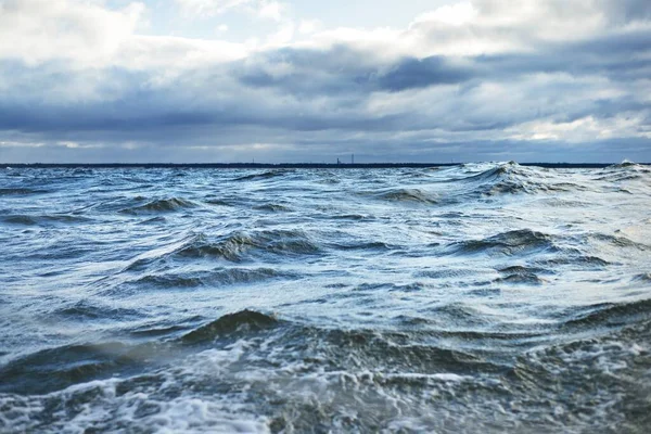 Північне Море Під Темними Хмарами Після Грози Вид Парусного Човна — стокове фото