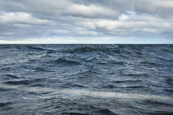 Noordzee Onder Donkere Wolken Het Onweer Uitzicht Vanaf Zeilboot Dramatische — Stockfoto