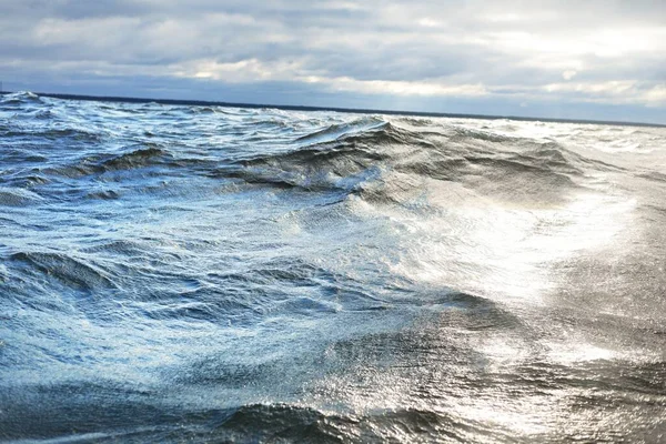 Північне Море Під Темними Хмарами Після Грози Вид Парусного Човна — стокове фото