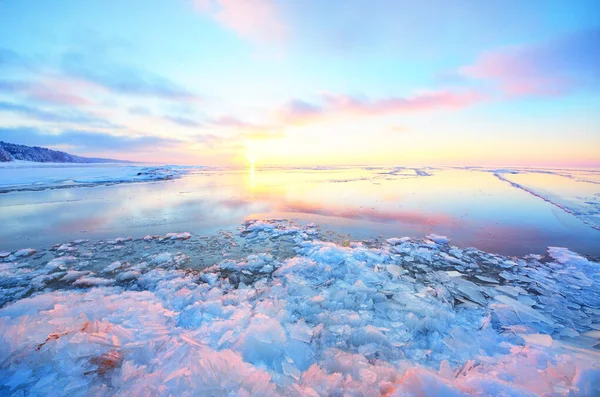 Vue Panoramique Rive Enneigée Lac Gelé Saima Coucher Soleil Fragments — Photo