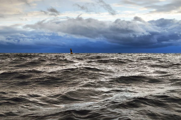 Una Vista Mar Del Norte Desde Velero Atardecer Cielo Tormentoso — Foto de Stock