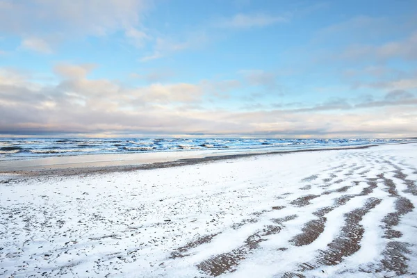 Pohled Zasněženého Pobřeží Baltského Moře Při Západu Slunce Riga Bay — Stock fotografie